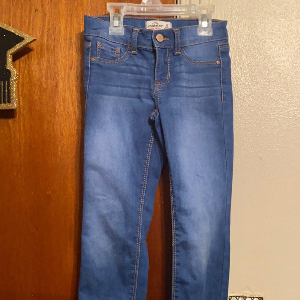 Girls Jordache jeans size 6.